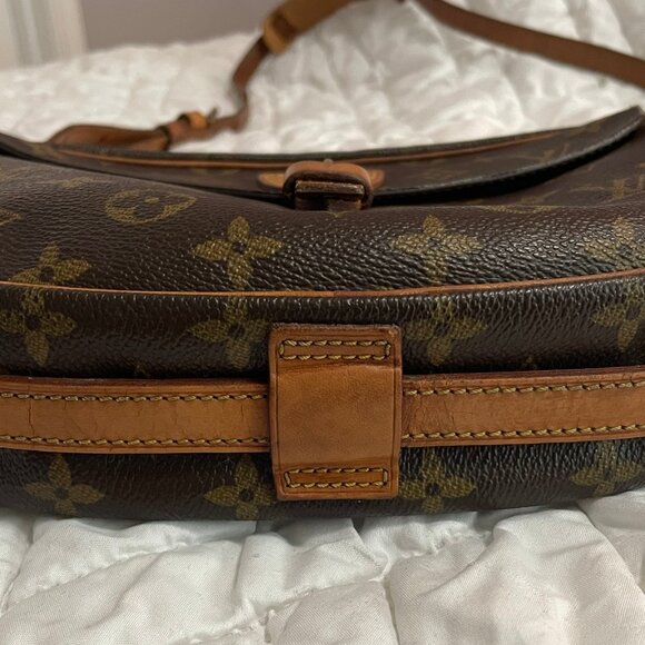 Louis Vuitton Juene Monogram Purse - Picture 9 of 16